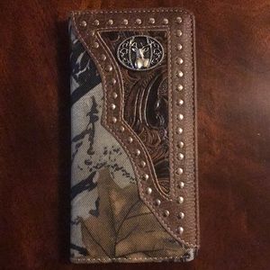 Camo wallet